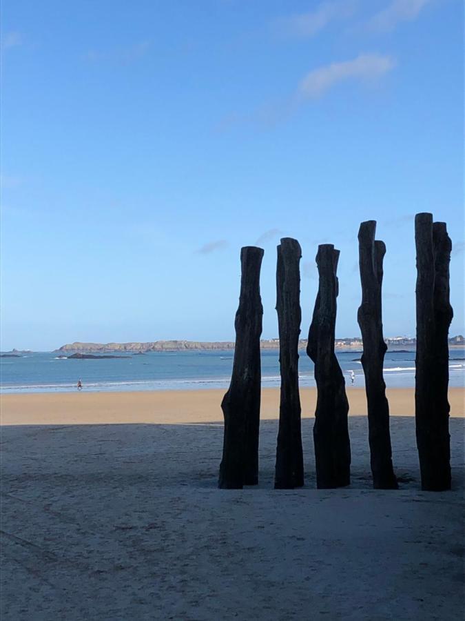 Le Cezembre, Au Pied De La Plage Saint-Malo Buitenkant foto