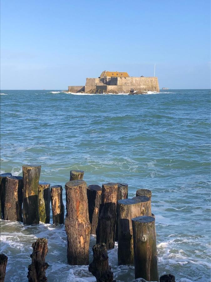 Le Cezembre, Au Pied De La Plage Saint-Malo Buitenkant foto